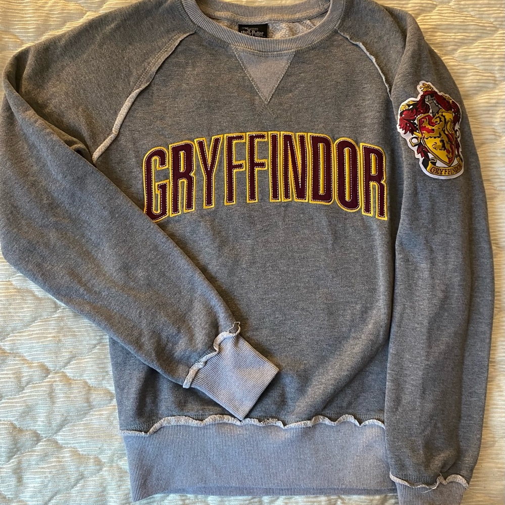 Adult XS Gryffindor crewneck sweatshirt Official from Universal Studios